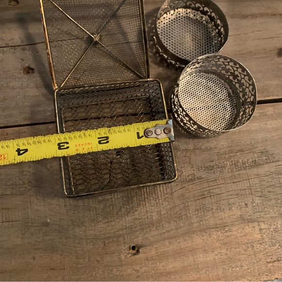 2 Vintage Metal Decorative Boxes~trinket box~Jewelry~farmhouse~Granny core - Picture 7 of 9